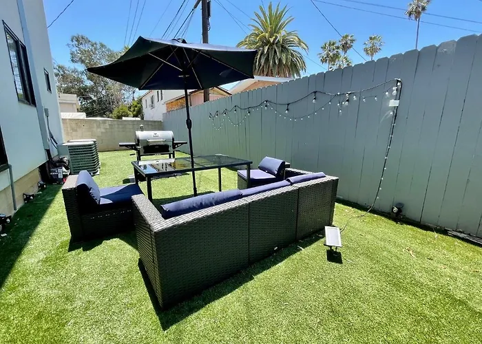 Stylish Hollywood Townhouse - Ideal Location